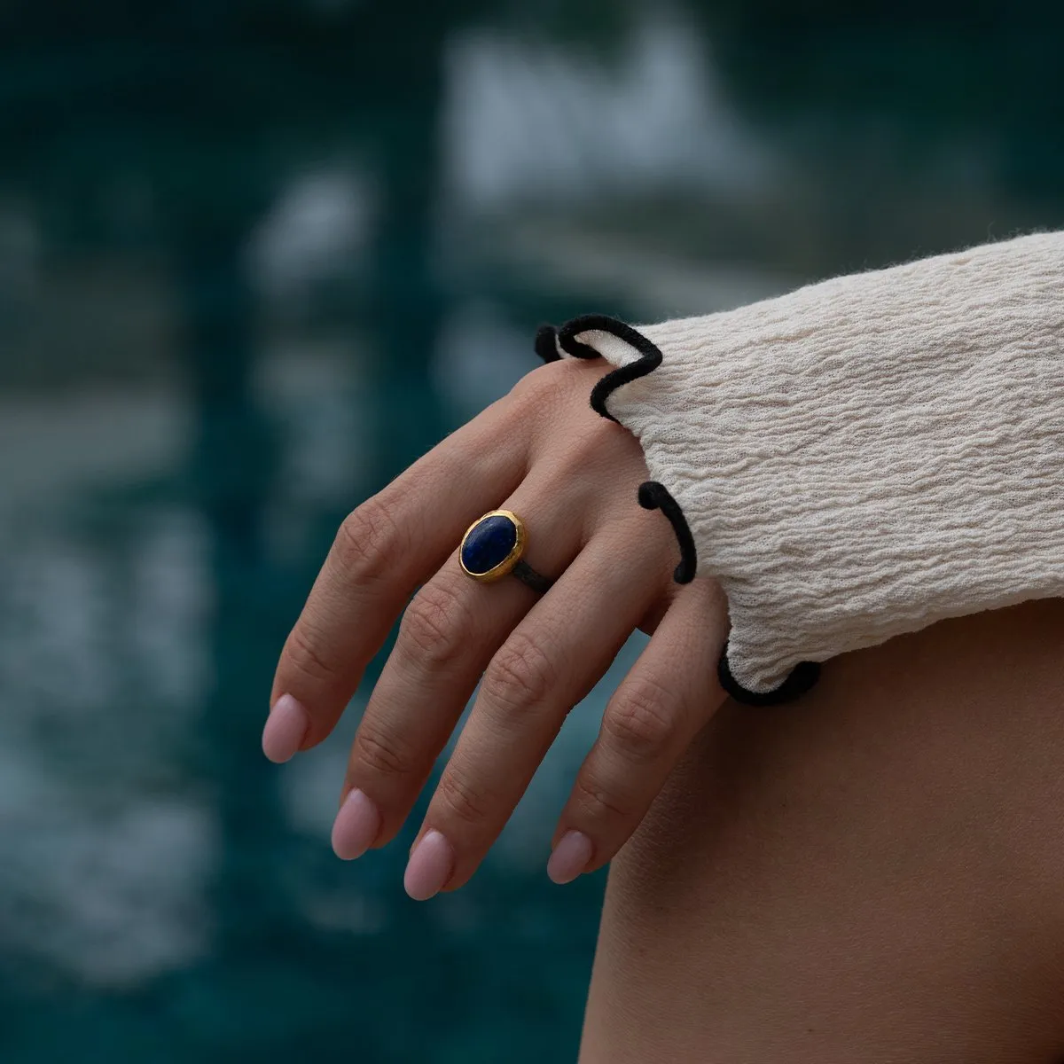 Midnight Aura Lapis Altın Yüzük